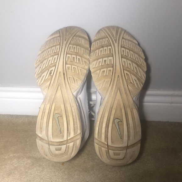 Nike View Three - Worn - Blue 💙🤍 - Picture 6 of 14